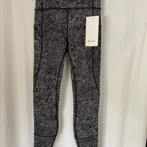 In Movement Tight 25”